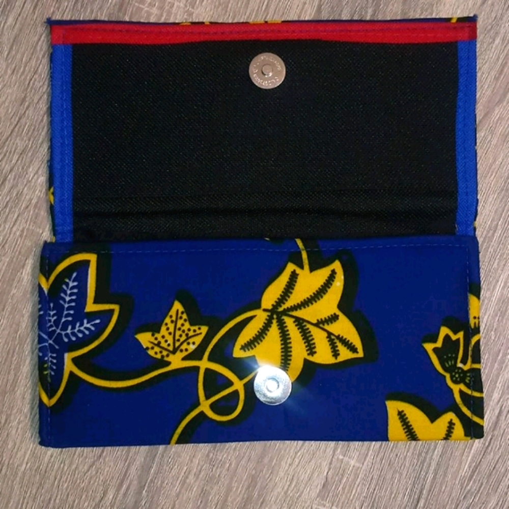 Beautiful Wallet - Picture 3 of 5